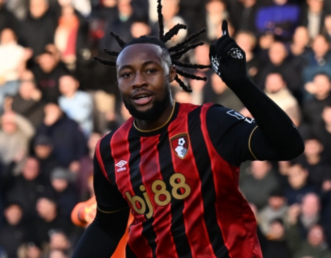 曼城冬窗轉(zhuǎn)會(huì)動(dòng)態(tài)：引援、出售與租借的多面布局